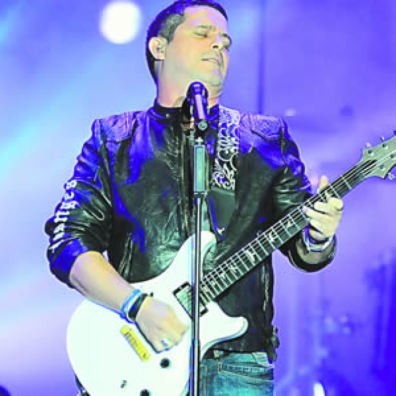 Tremendo exito en Guayaquil de Alejandro Zans que  dejo con las ganas