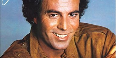 Julio Iglesias es acusado de fraude