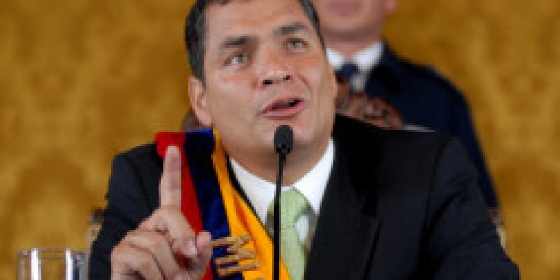 Liveran a Rafael Correa con Sangre y Fuego